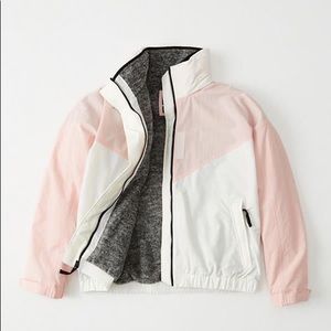 NWT Abercrombie and Fitch Women Nylon Jacket XS.